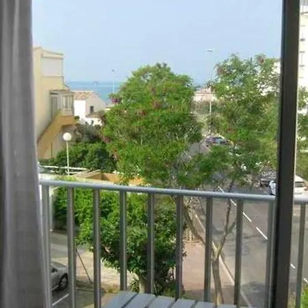 شقة D'une A A 100 M De La Plage Avec Vue Sur La Mer Et Terrasse Amenagee *