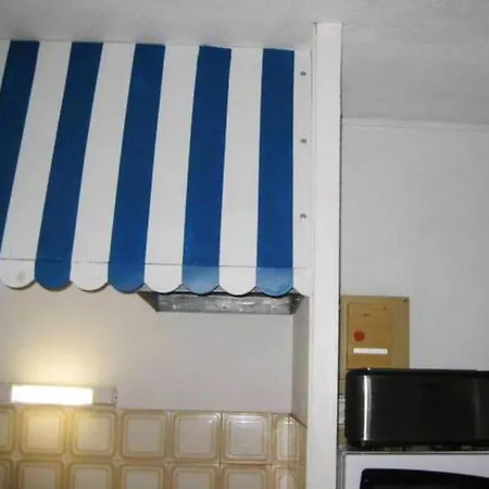 D'une A A 100 M De La Plage Avec Vue Sur La Mer Et Terrasse Amenagee آجد